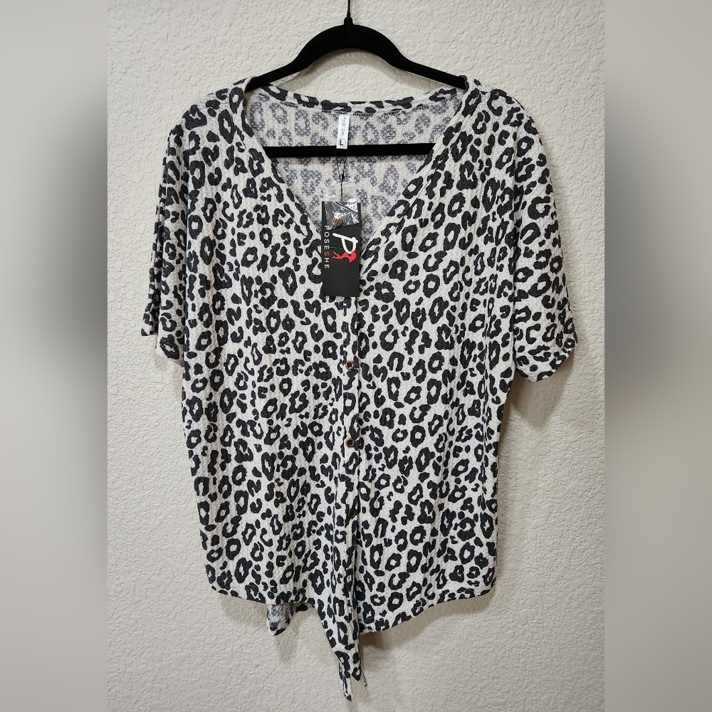 New Ladies Animal Print Top. Size L